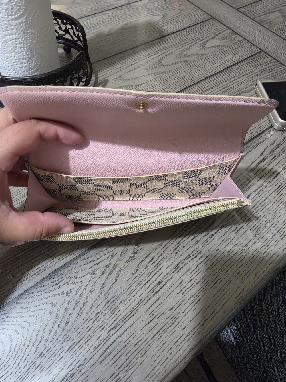 Louis Vuitton Women's Damier Azur Wallet in Cream Check - Picture 8 of 13